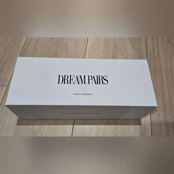 C - Brand new NIB Dream Pairs pointed toe ballet flats - Picture 2 of 6